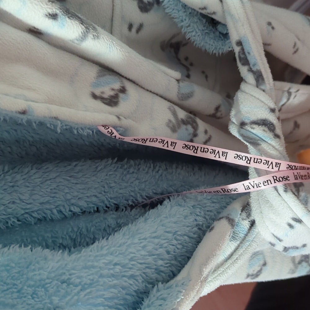 LA VIE EN ROSE SHEEP PRINT HOODED ROBE - Picture 4 of 5